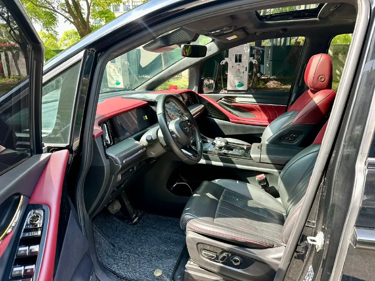 2023 GAC Trumpchi M8 2.0T 252HP L4 8AT,autocango,china used car exporter,china ev exporter,chinese used car exporter,chinese used ev exporter