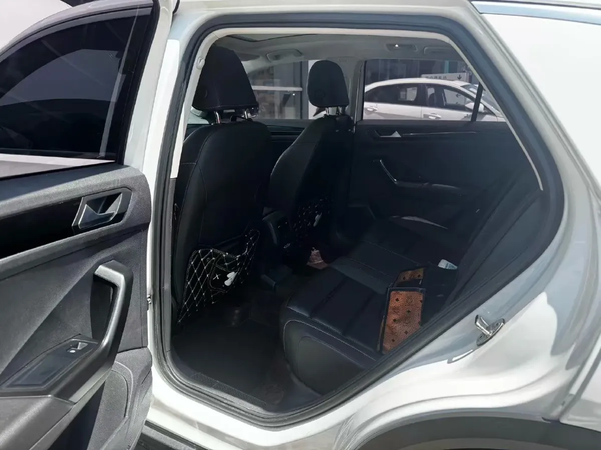 2019 Volkswagen T-Roc 1.4T 150HP L4 7DCT,autocango,china used car exporter,china ev exporter,chinese used car exporter,chinese used ev exporter