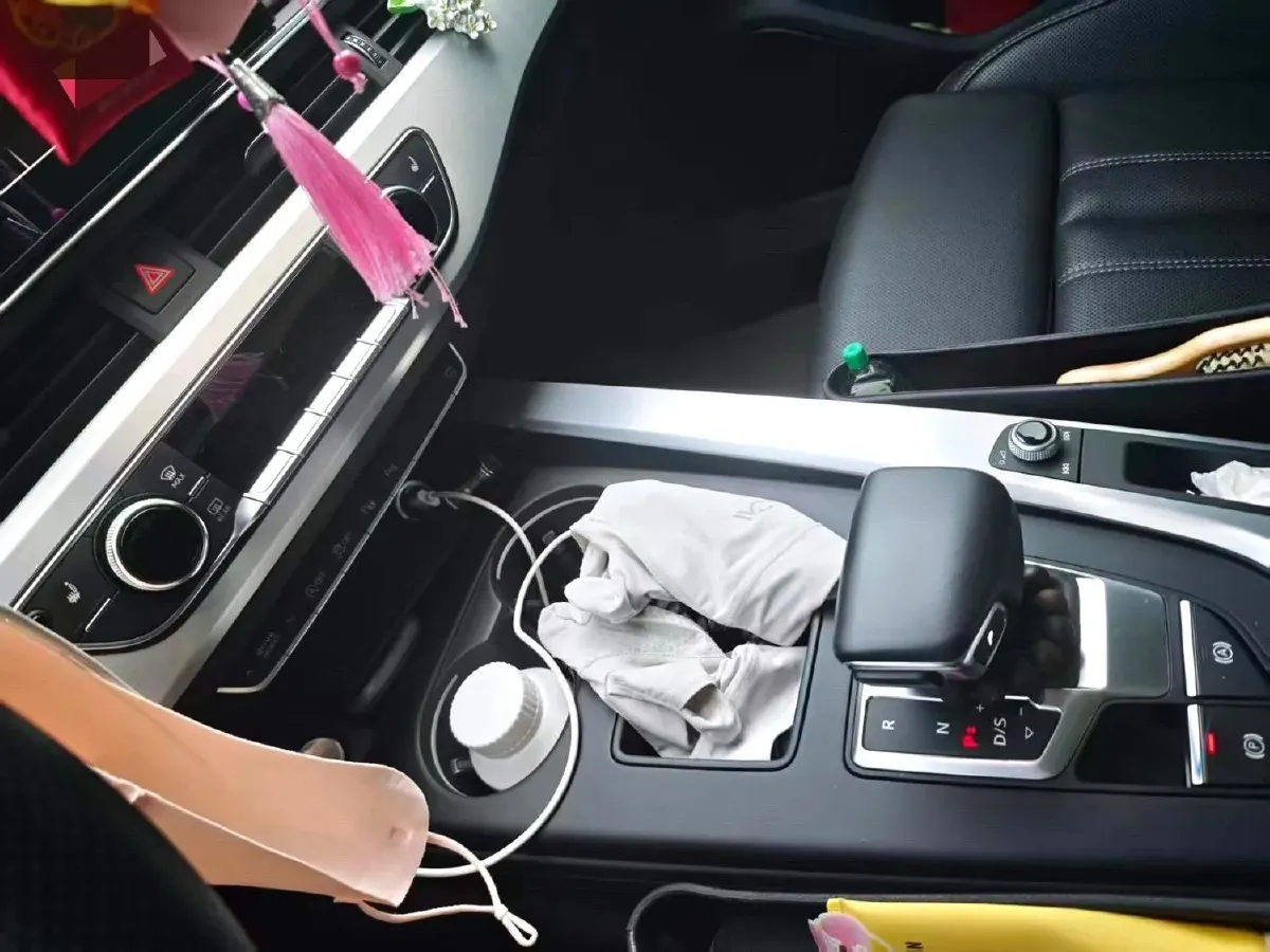 2020 Audi A4L 2.0T 190HP L4 7DCT,autocango,china used car exporter,china ev exporter,chinese used car exporter,chinese used ev exporter