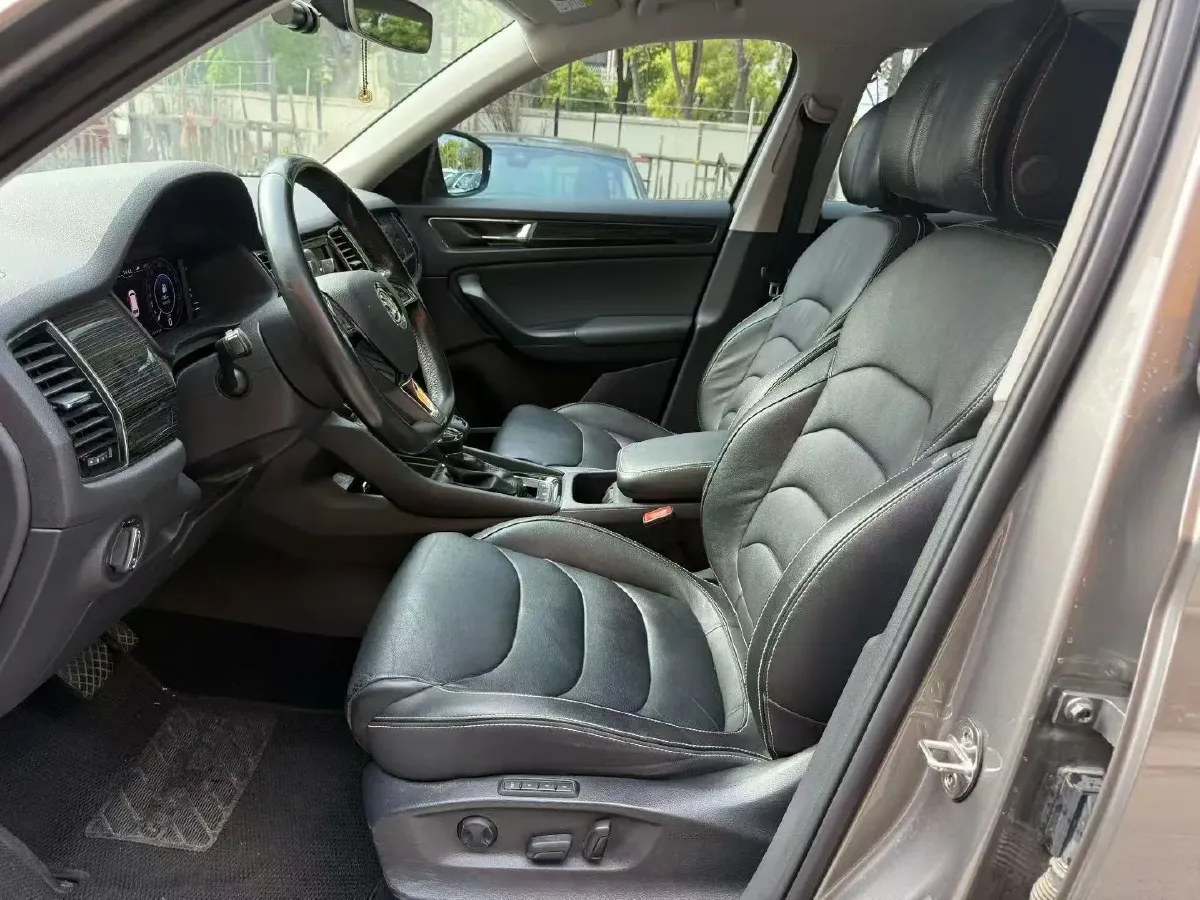 2019 Chevrolet Equinox 2.0T 260HP L4 9AT,autocango,china used car exporter,china ev exporter,chinese used car exporter,chinese used ev exporter