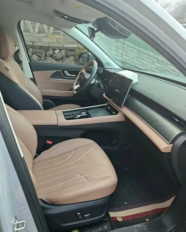 2025 Chery Tiggo 8 Plus 2.0T 254HP L4 8AT,autocango,china used car exporter,china ev exporter,chinese used car exporter,chinese used ev exporter