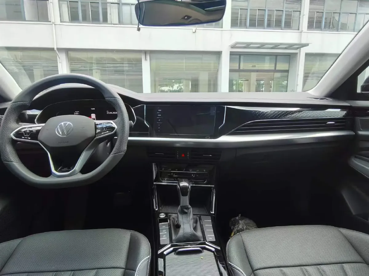 2024 Volkswagen Passat 2.0T 186HP L4 7DCT,autocango,china used car exporter,china ev exporter,chinese used car exporter,chinese used ev exporter