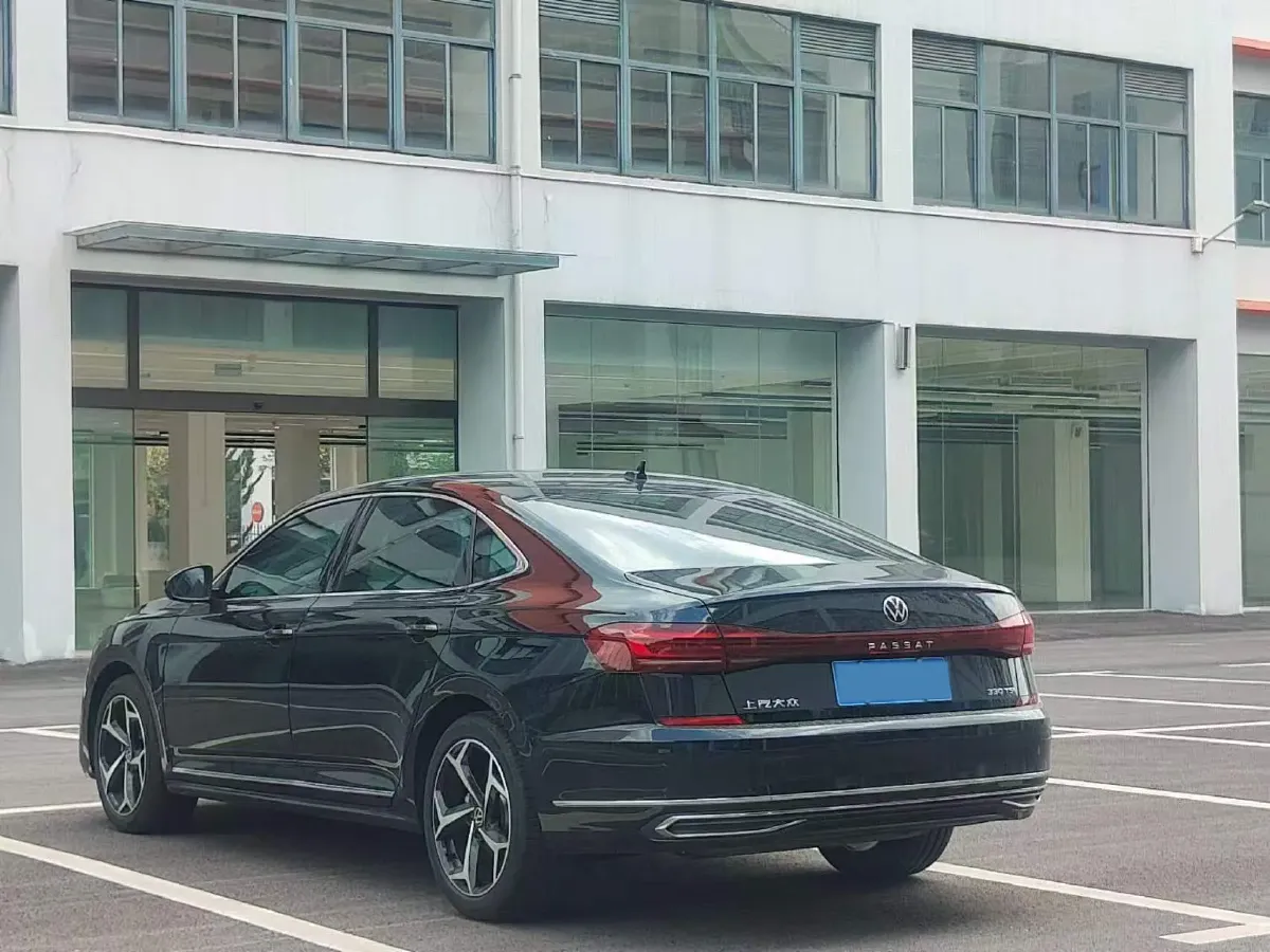 2024 Volkswagen Passat 2.0T 186HP L4 7DCT,autocango,china used car exporter,china ev exporter,chinese used car exporter,chinese used ev exporter