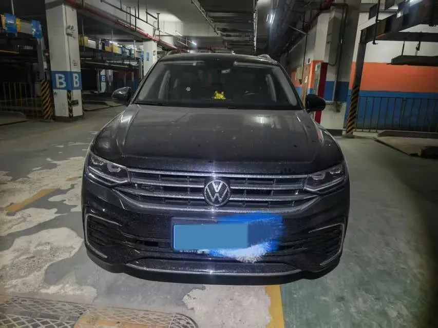2024 Volkswagen Tiguan L 2.0T 186HP L4 7DCT,autocango,china used car exporter,china ev exporter,chinese used car exporter,chinese used ev exporter
