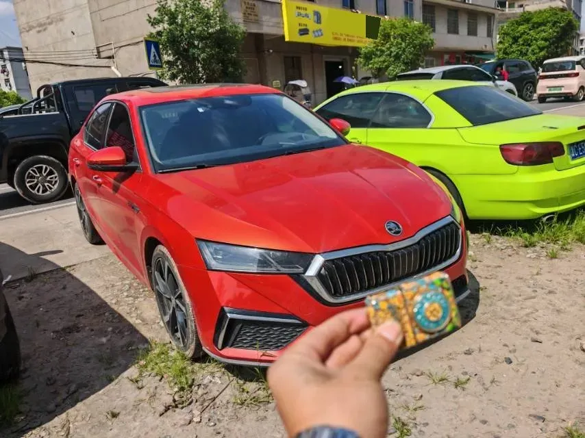 2021 Skoda Octavia 1.4T 150HP L4 7DCT,autocango,china used car exporter,china ev exporter,chinese used car exporter,chinese used ev exporter