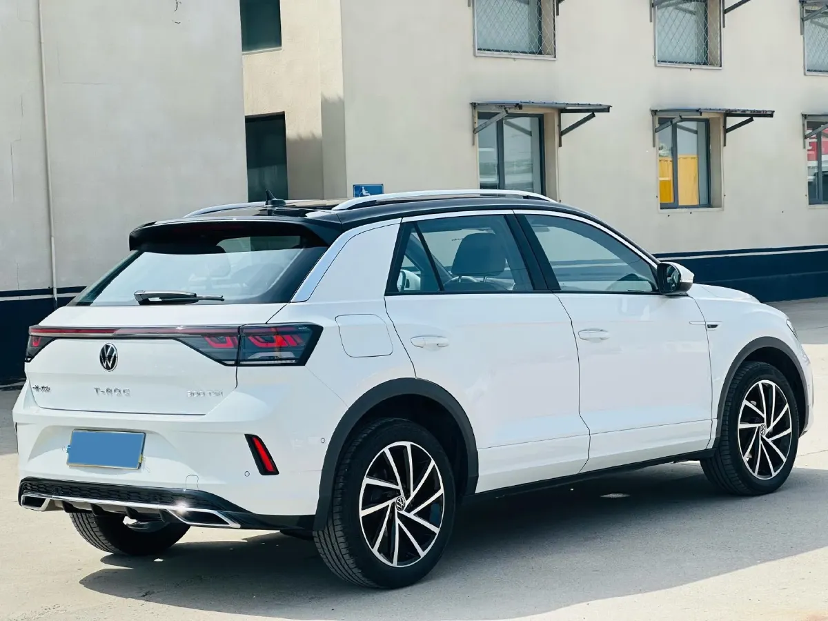 2025 Volkswagen T-Roc 1.5T 160HP L4 7DCT,autocango,china used car exporter,china ev exporter,chinese used car exporter,chinese used ev exporter