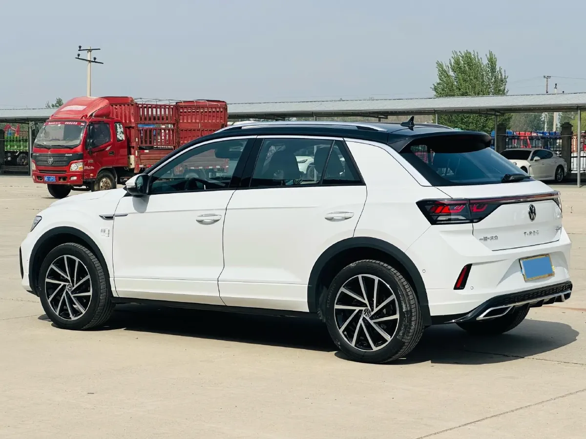 2025 Volkswagen T-Roc 1.5T 160HP L4 7DCT,autocango,china used car exporter,china ev exporter,chinese used car exporter,chinese used ev exporter