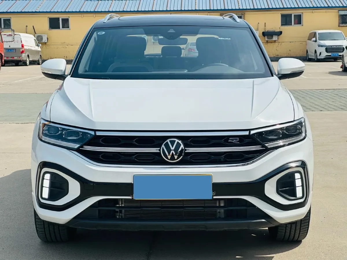 2025 Volkswagen T-Roc 1.5T 160HP L4 7DCT,autocango,china used car exporter,china ev exporter,chinese used car exporter,chinese used ev exporter
