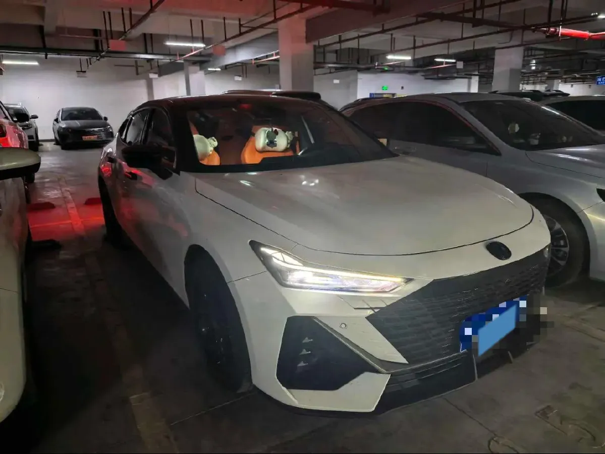 2023 ChangAn UNI-V 1.5T 188HP L4 7DCT,autocango,china used car exporter,china ev exporter,chinese used car exporter,chinese used ev exporter
