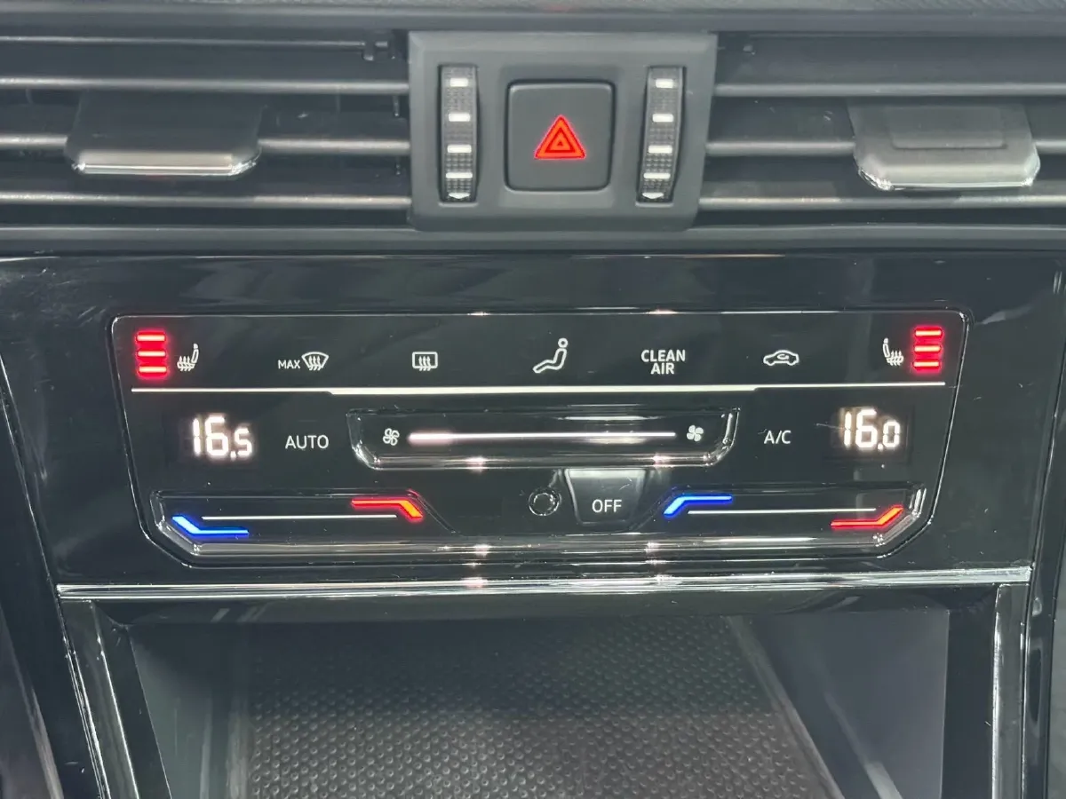 2023 Volkswagen Passat 1.4T 150HP L4 7DCT,autocango,china used car exporter,china ev exporter,chinese used car exporter,chinese used ev exporter