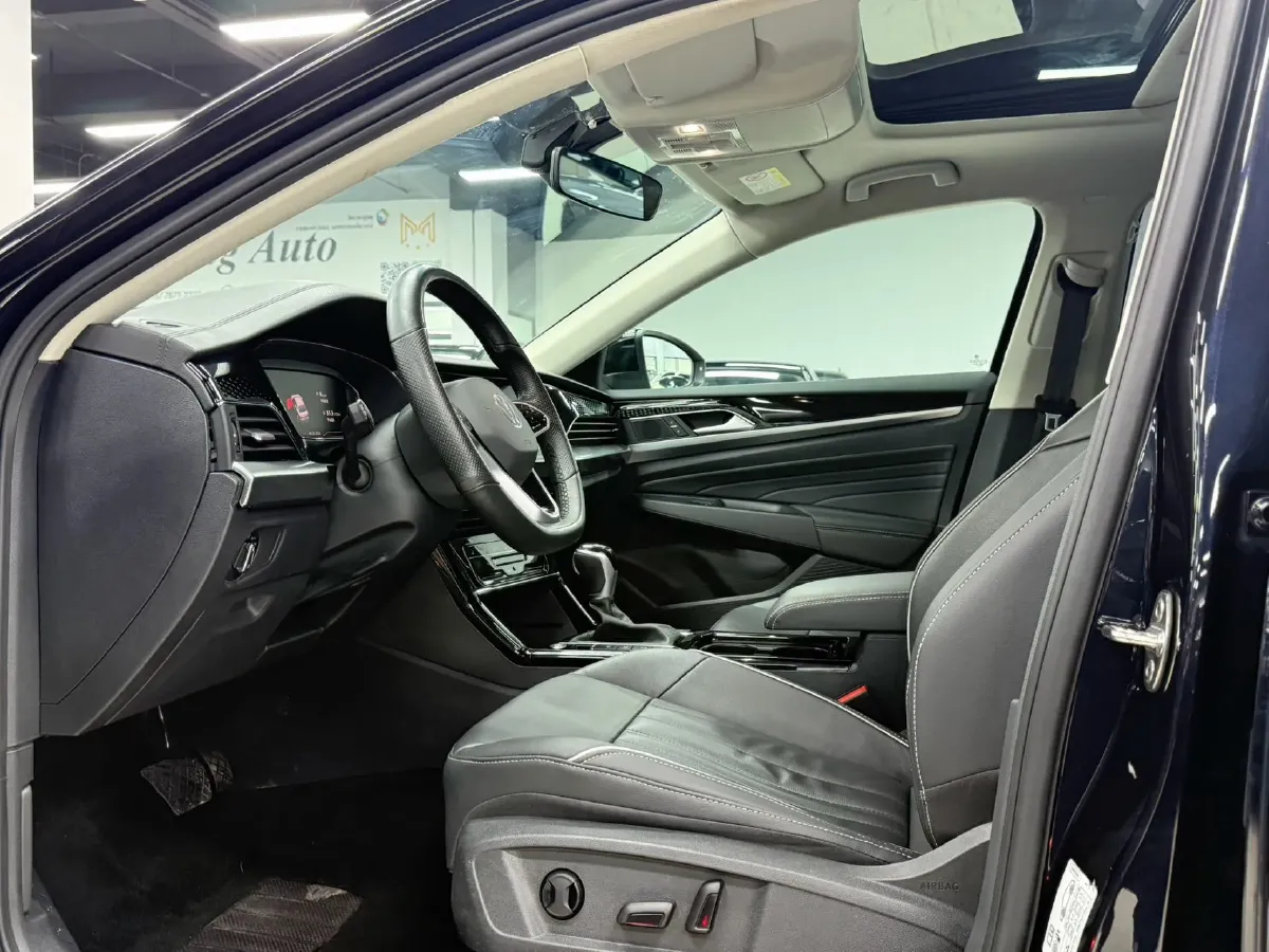 2023 Volkswagen Passat 1.4T 150HP L4 7DCT,autocango,china used car exporter,china ev exporter,chinese used car exporter,chinese used ev exporter