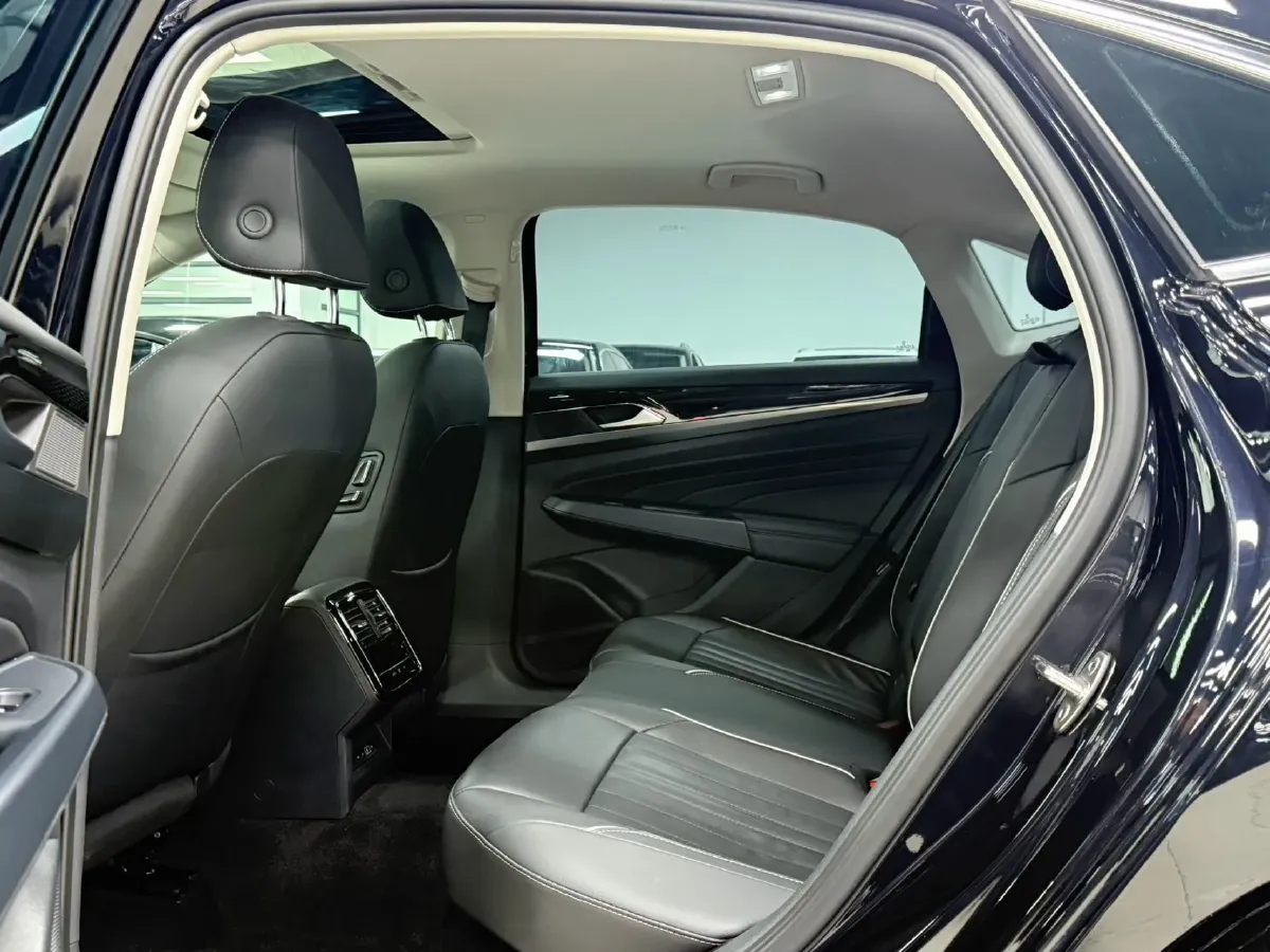 2023 Volkswagen Passat 1.4T 150HP L4 7DCT,autocango,china used car exporter,china ev exporter,chinese used car exporter,chinese used ev exporter