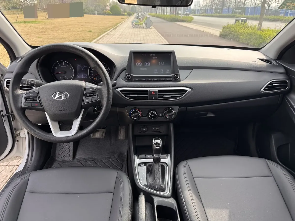 2017 Hyundai Celesta 1.6L 123HP L4 6AT,autocango,china used car exporter,china ev exporter,chinese used car exporter,chinese used ev exporter