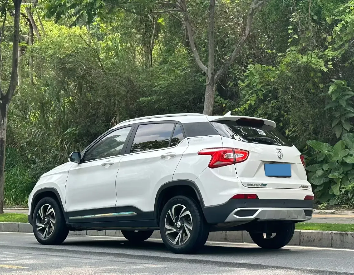 2017 HaiMa S5 Young Edition 1.6L 122HP L4 5MT,autocango,china used car exporter,china ev exporter,chinese used car exporter,chinese used ev exporter