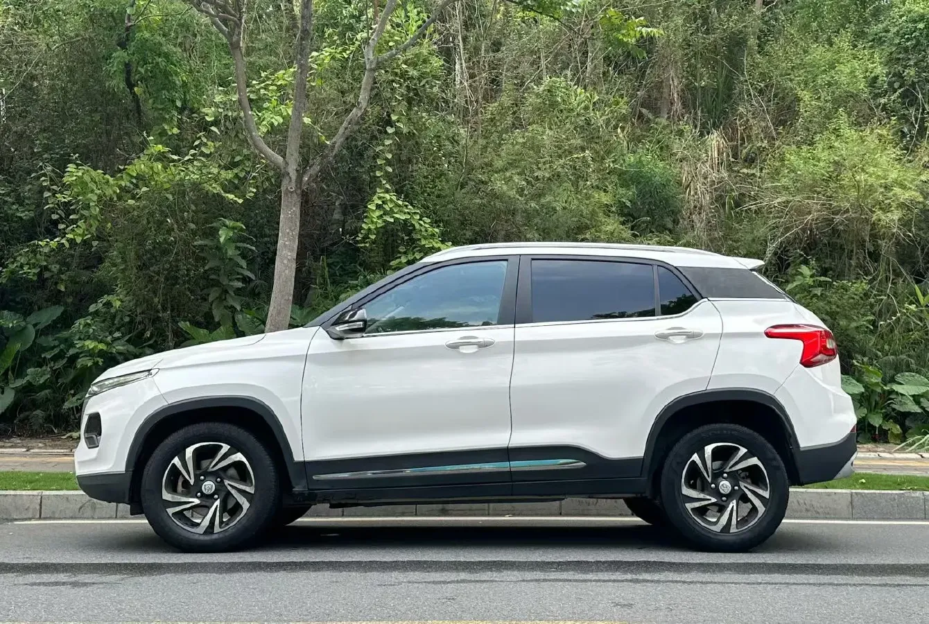 2017 HaiMa S5 Young Edition 1.6L 122HP L4 5MT,autocango,china used car exporter,china ev exporter,chinese used car exporter,chinese used ev exporter