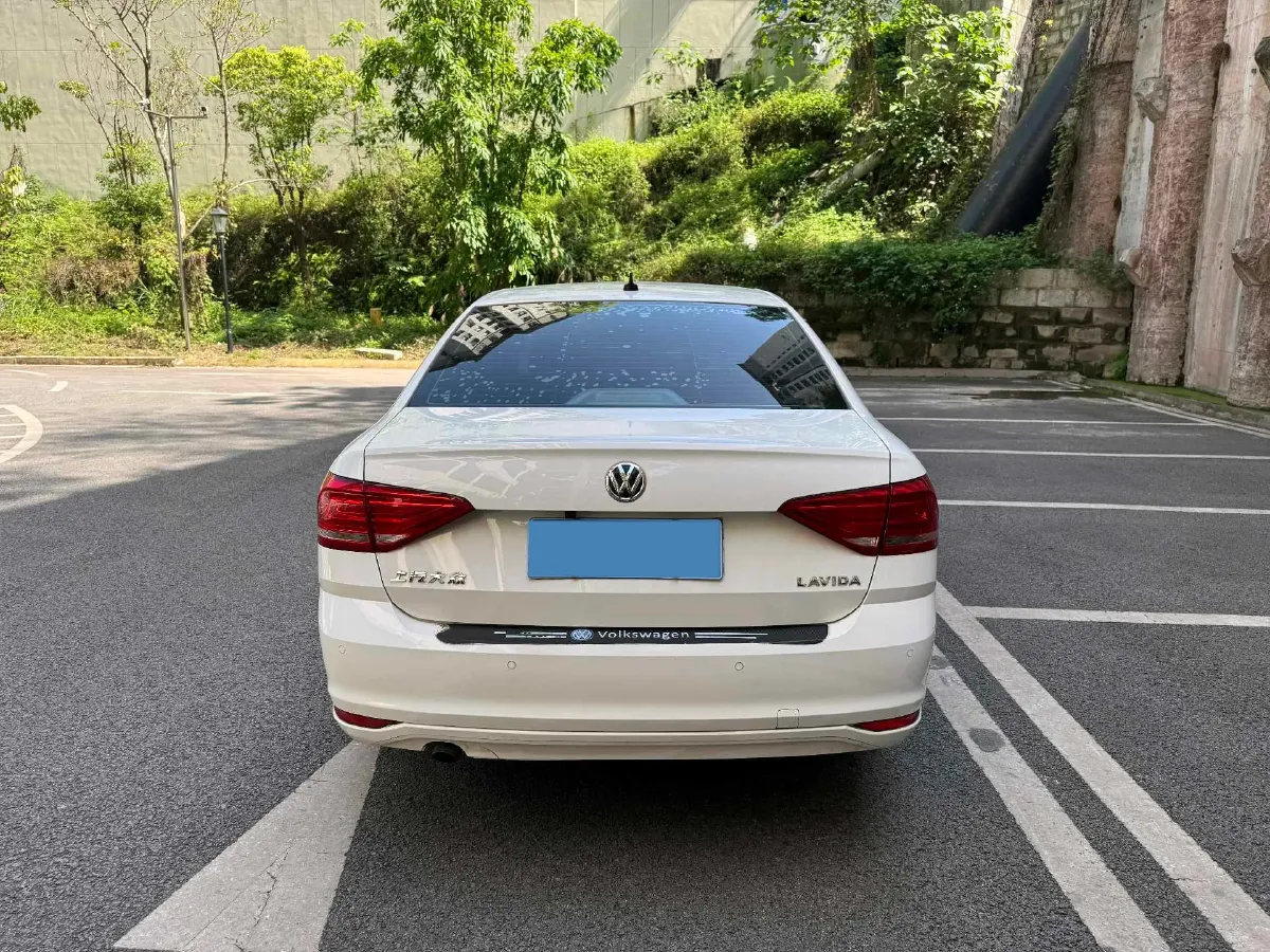 2017 Volkswagen Lavida 1.6L 110HP L4 6AT,autocango,china used car exporter,china ev exporter,chinese used car exporter,chinese used ev exporter
