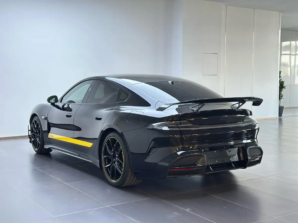 2025 MI SU7 Ultra BEV 93.7KWH,autocango,china used car exporter,china ev exporter,chinese used car exporter,chinese used ev exporter