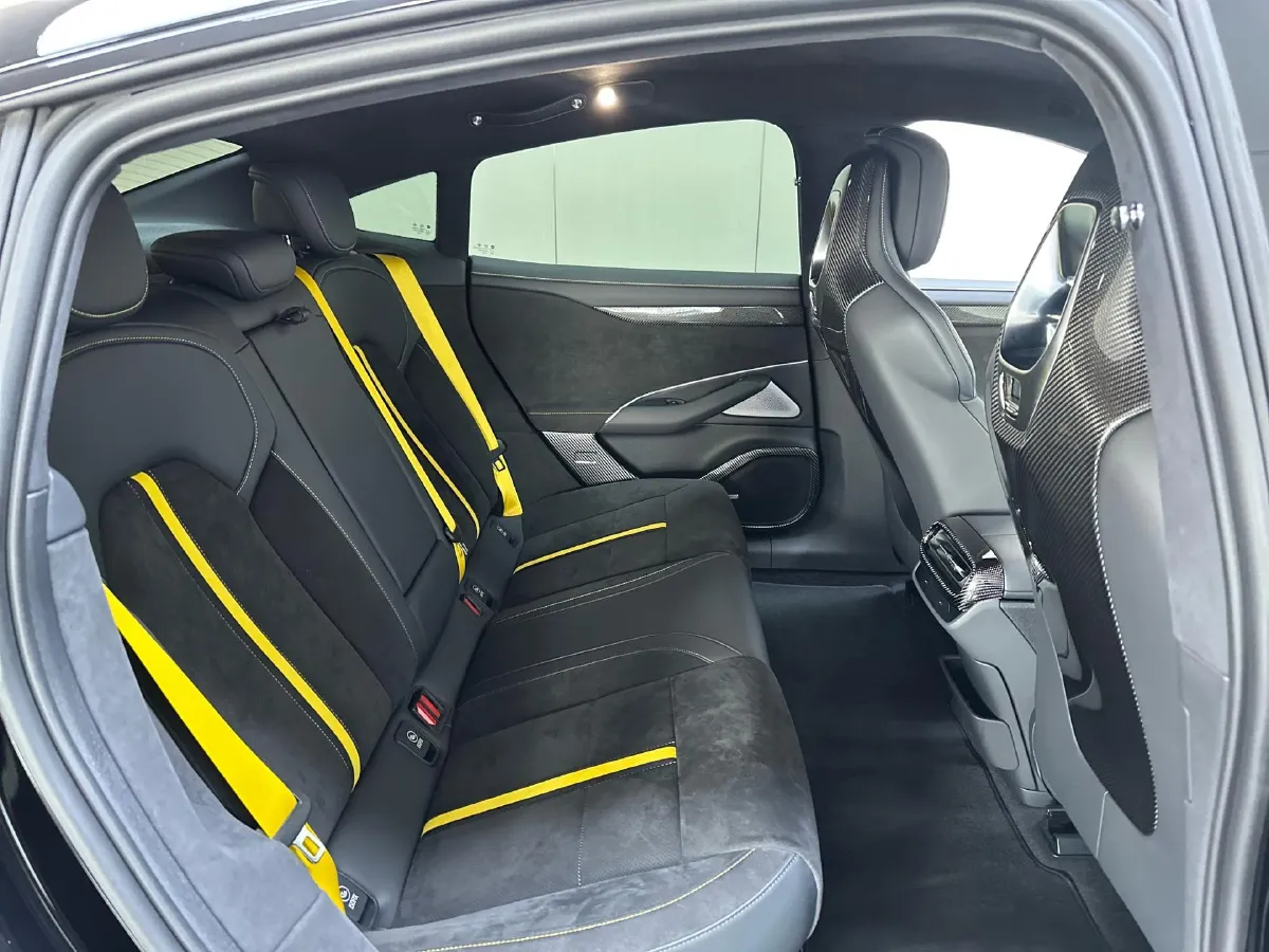 2025 MI SU7 Ultra BEV 93.7KWH,autocango,china used car exporter,china ev exporter,chinese used car exporter,chinese used ev exporter