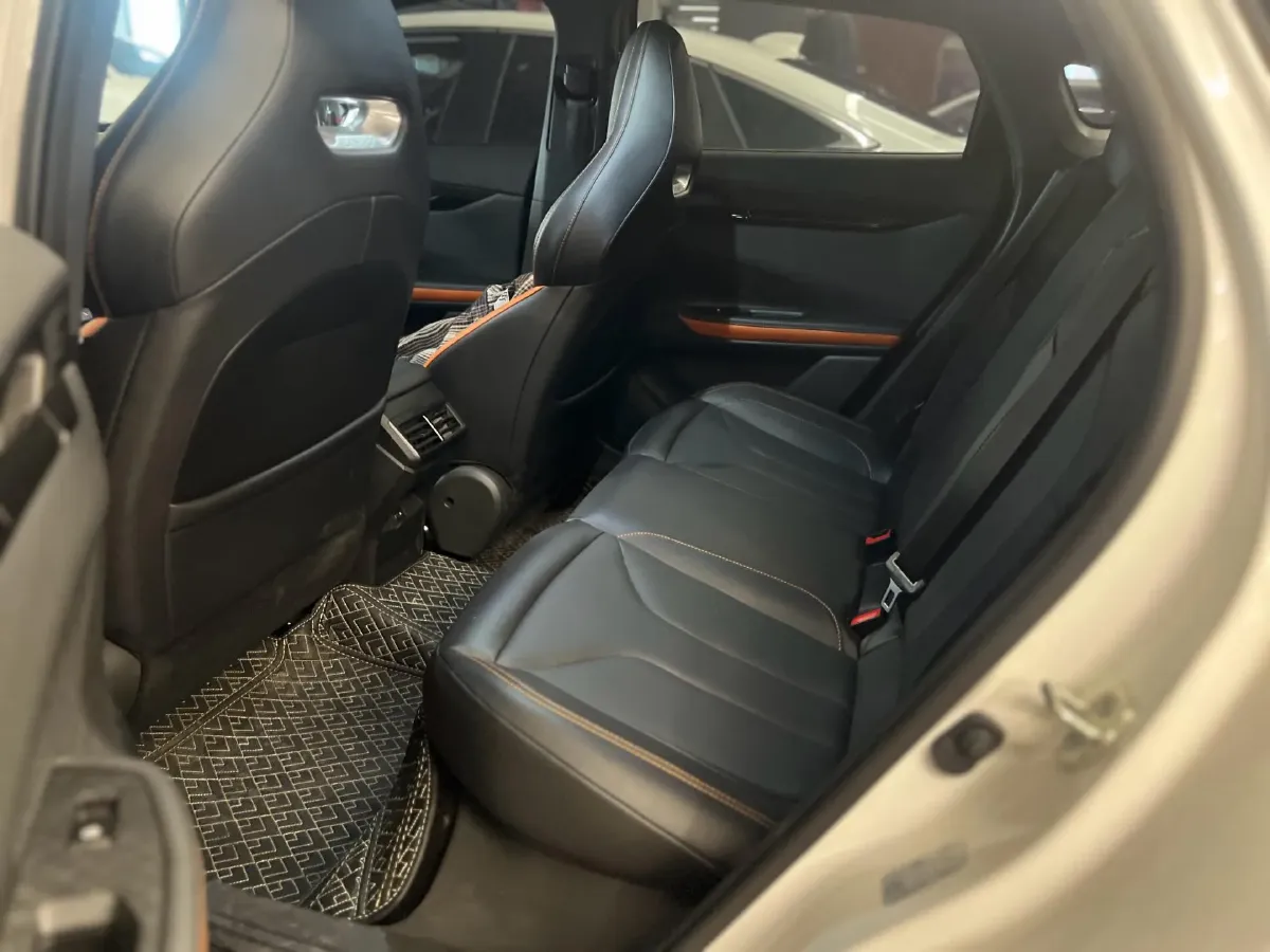 2023 ChangAn UNI-V 1.5T 188HP L4 7DCT,autocango,china used car exporter,china ev exporter,chinese used car exporter,chinese used ev exporter