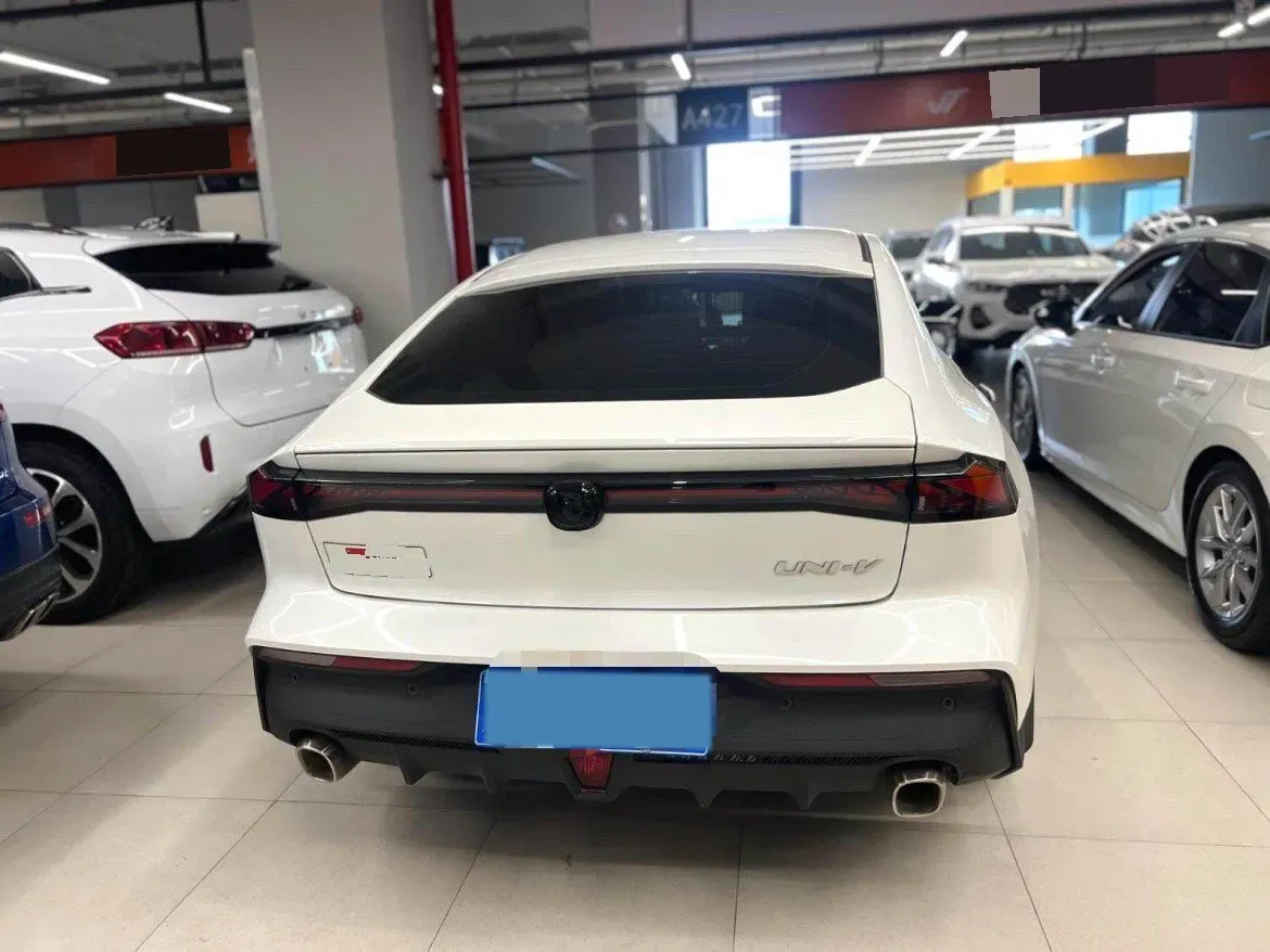 2023 ChangAn UNI-V 1.5T 188HP L4 7DCT,autocango,china used car exporter,china ev exporter,chinese used car exporter,chinese used ev exporter
