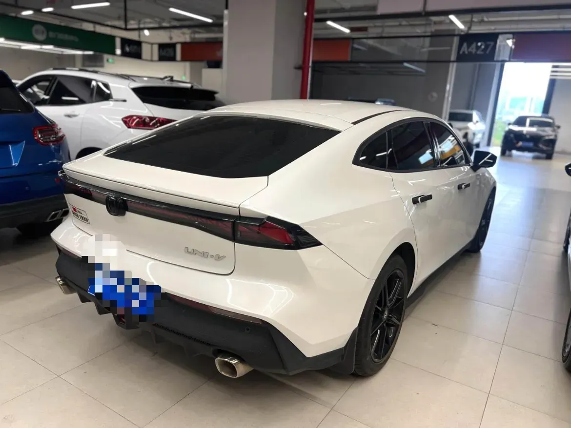 2023 ChangAn UNI-V 1.5T 188HP L4 7DCT,autocango,china used car exporter,china ev exporter,chinese used car exporter,chinese used ev exporter