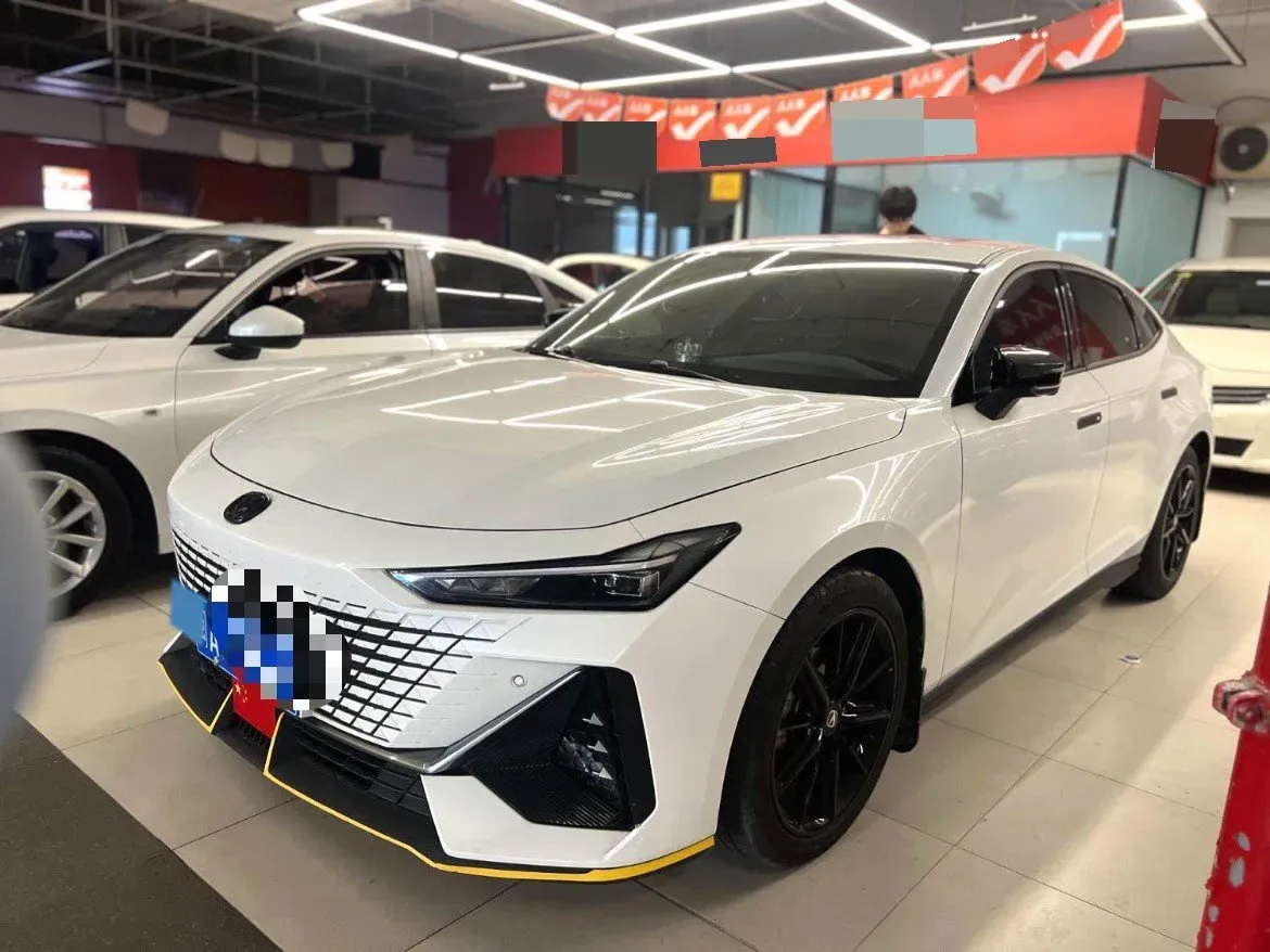2023 ChangAn UNI-V 1.5T 188HP L4 7DCT,autocango,china used car exporter,china ev exporter,chinese used car exporter,chinese used ev exporter