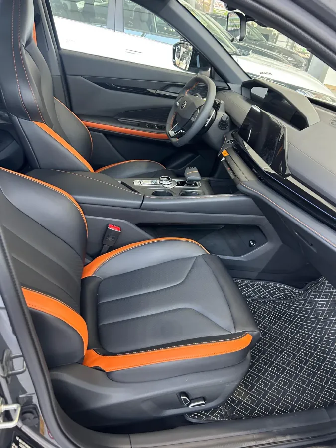 2024 ChangAn UNI-V 1.5T 188HP L4 7DCT,autocango,china used car exporter,china ev exporter,chinese used car exporter,chinese used ev exporter