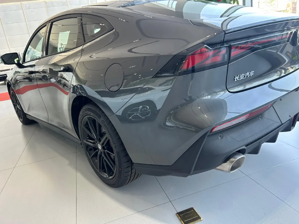 2024 ChangAn UNI-V 1.5T 188HP L4 7DCT,autocango,china used car exporter,china ev exporter,chinese used car exporter,chinese used ev exporter