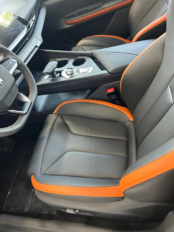 2024 ChangAn UNI-V 1.5T 188HP L4 7DCT,autocango,china used car exporter,china ev exporter,chinese used car exporter,chinese used ev exporter