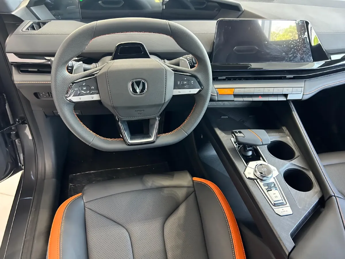 2024 ChangAn UNI-V 1.5T 188HP L4 7DCT,autocango,china used car exporter,china ev exporter,chinese used car exporter,chinese used ev exporter