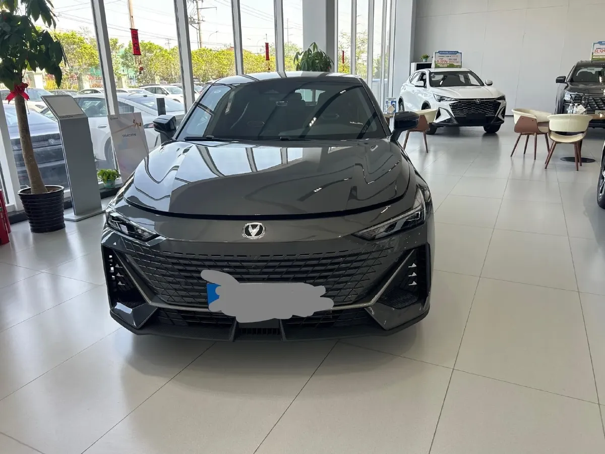 2024 ChangAn UNI-V 1.5T 188HP L4 7DCT,autocango,china used car exporter,china ev exporter,chinese used car exporter,chinese used ev exporter
