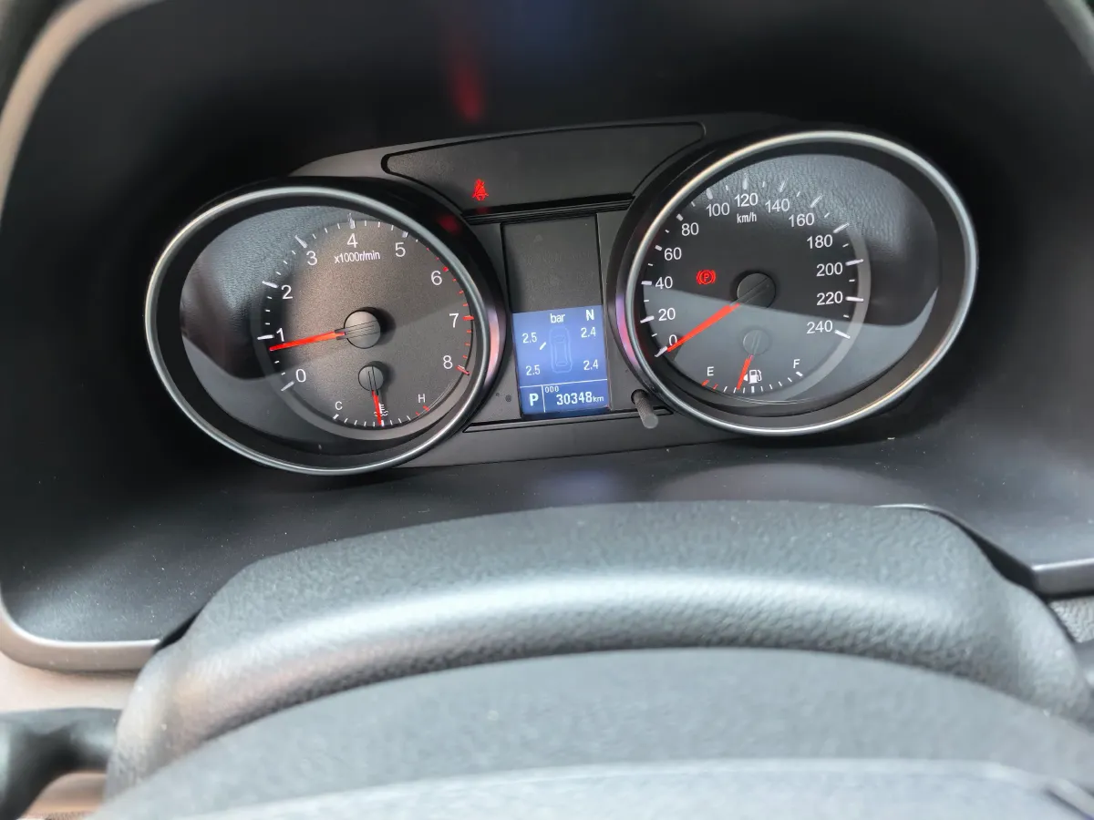 2021 Haval M6 1.5T 150HP L4 7DCT,autocango,china used car exporter,china ev exporter,chinese used car exporter,chinese used ev exporter