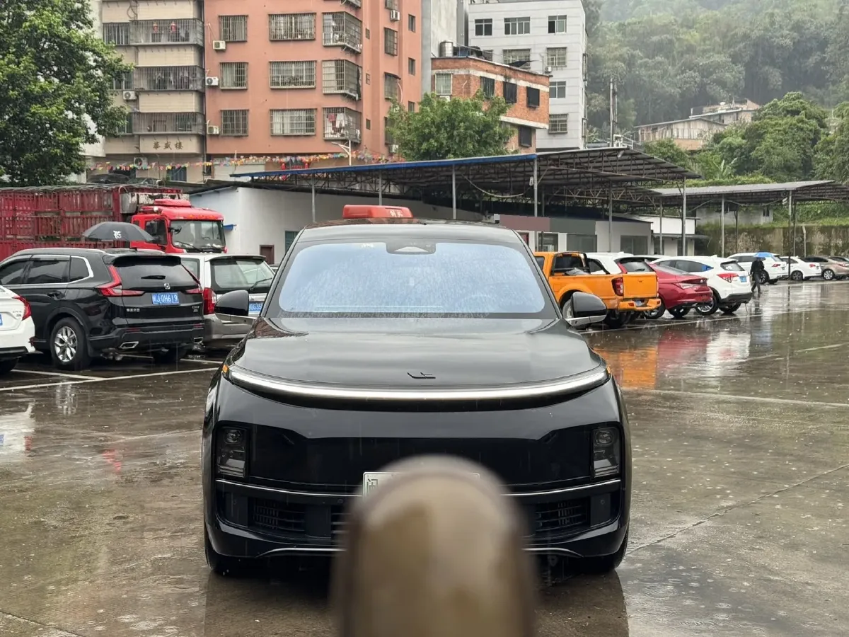 2023 Li L8 Range Extended 154HP REEV 40.9KWH,autocango,china used car exporter,china ev exporter,chinese used car exporter,chinese used ev exporter