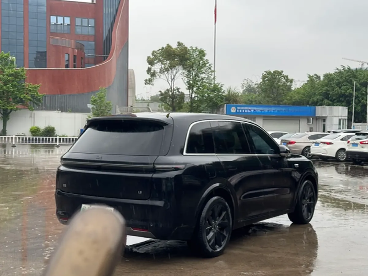 2023 Li L8 Range Extended 154HP REEV 40.9KWH,autocango,china used car exporter,china ev exporter,chinese used car exporter,chinese used ev exporter