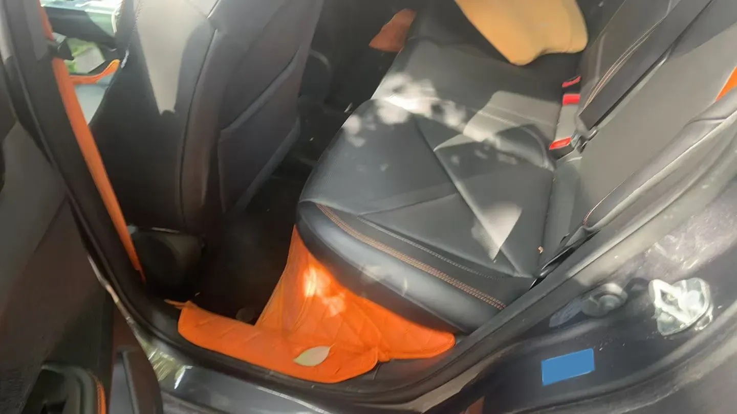 2022 ChangAn UNI-V 1.5T 188HP L4 7DCT,autocango,china used car exporter,china ev exporter,chinese used car exporter,chinese used ev exporter