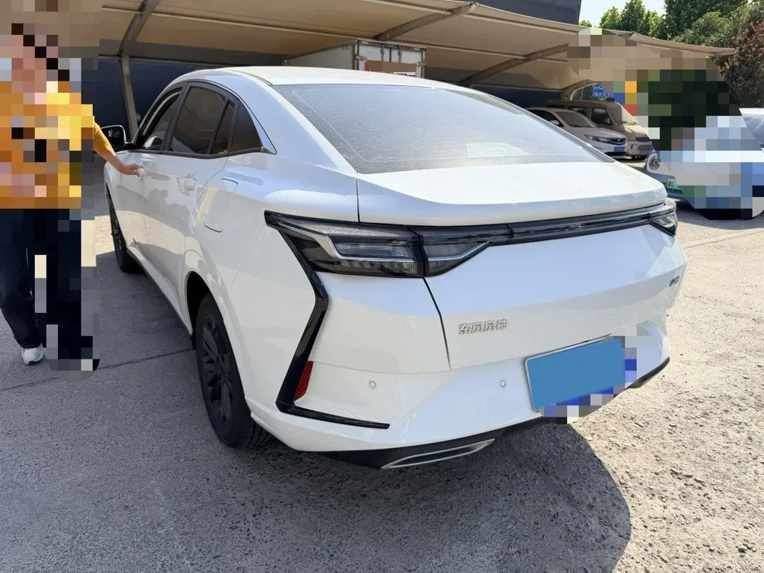 2025 DongFeng Aeolus YiXuan 1.5L 125HP L4 6DCT,autocango,china used car exporter,china ev exporter,chinese used car exporter,chinese used ev exporter