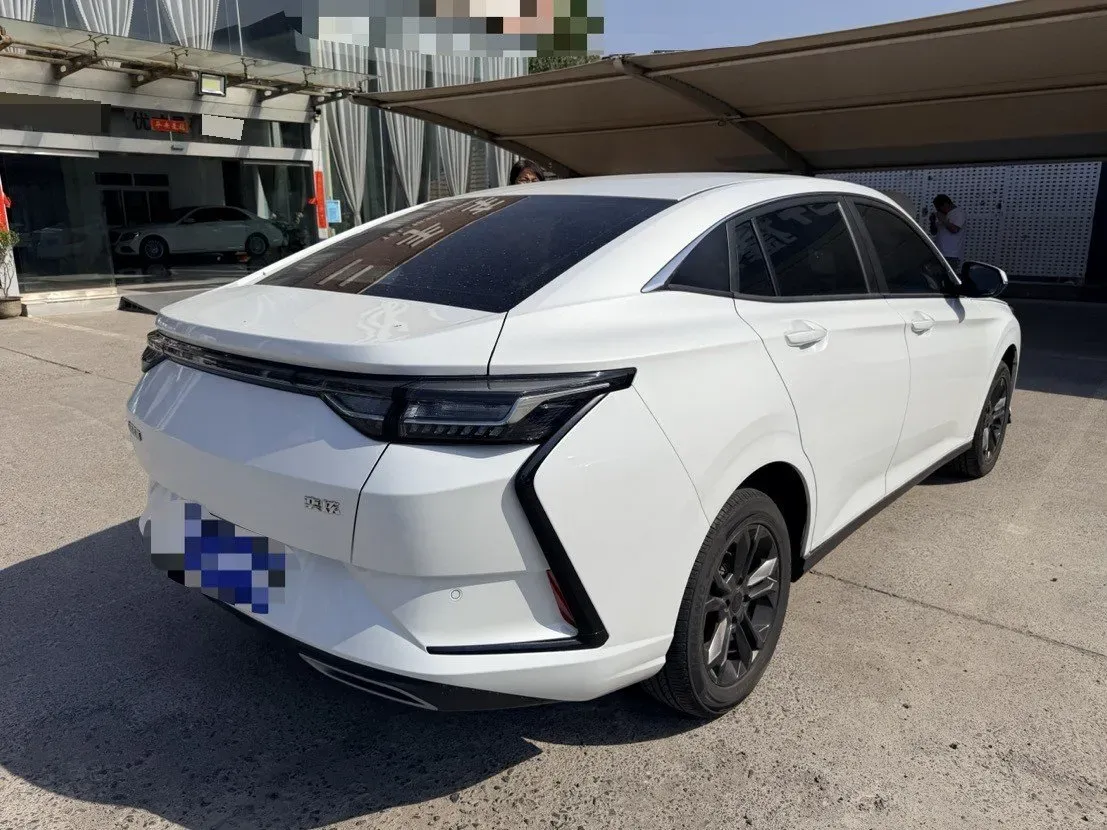 2025 DongFeng Aeolus YiXuan 1.5L 125HP L4 6DCT,autocango,china used car exporter,china ev exporter,chinese used car exporter,chinese used ev exporter