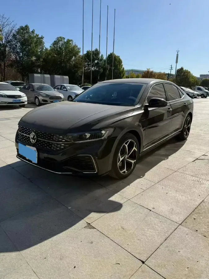 2024 Volkswagen Passat 2.0T 186HP L4 7DCT,autocango,china used car exporter,china ev exporter,chinese used car exporter,chinese used ev exporter