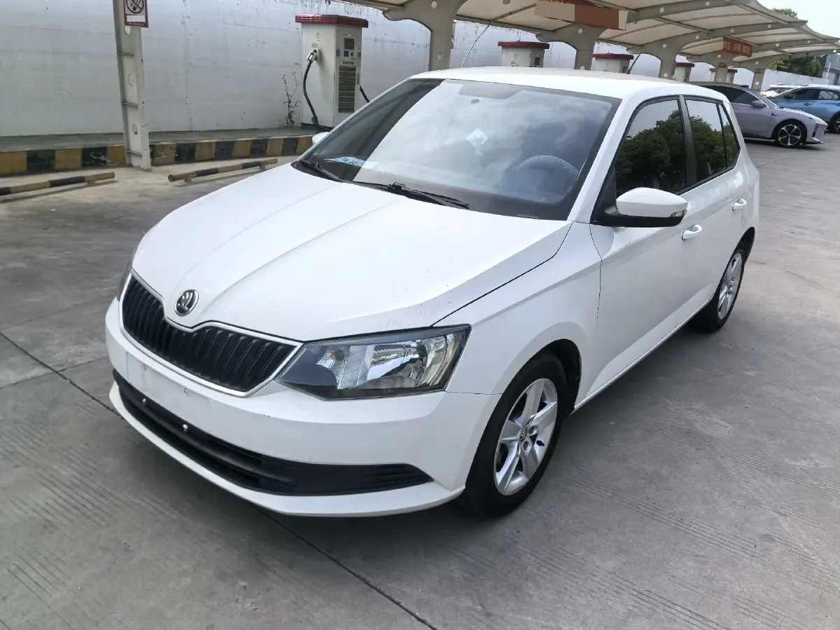 2017 Skoda Fabia 1.4L 90HP L4 6AT,autocango,china used car exporter,china ev exporter,chinese used car exporter,chinese used ev exporter