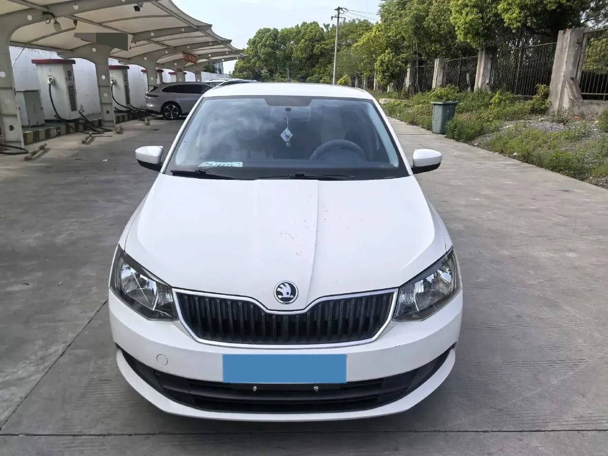 2017 Skoda Fabia 1.4L 90HP L4 6AT,autocango,china used car exporter,china ev exporter,chinese used car exporter,chinese used ev exporter