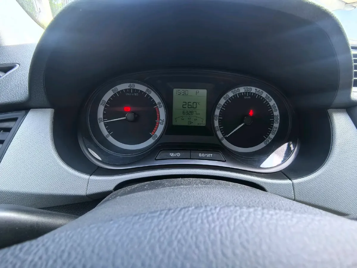 2017 Skoda Fabia 1.4L 90HP L4 6AT,autocango,china used car exporter,china ev exporter,chinese used car exporter,chinese used ev exporter