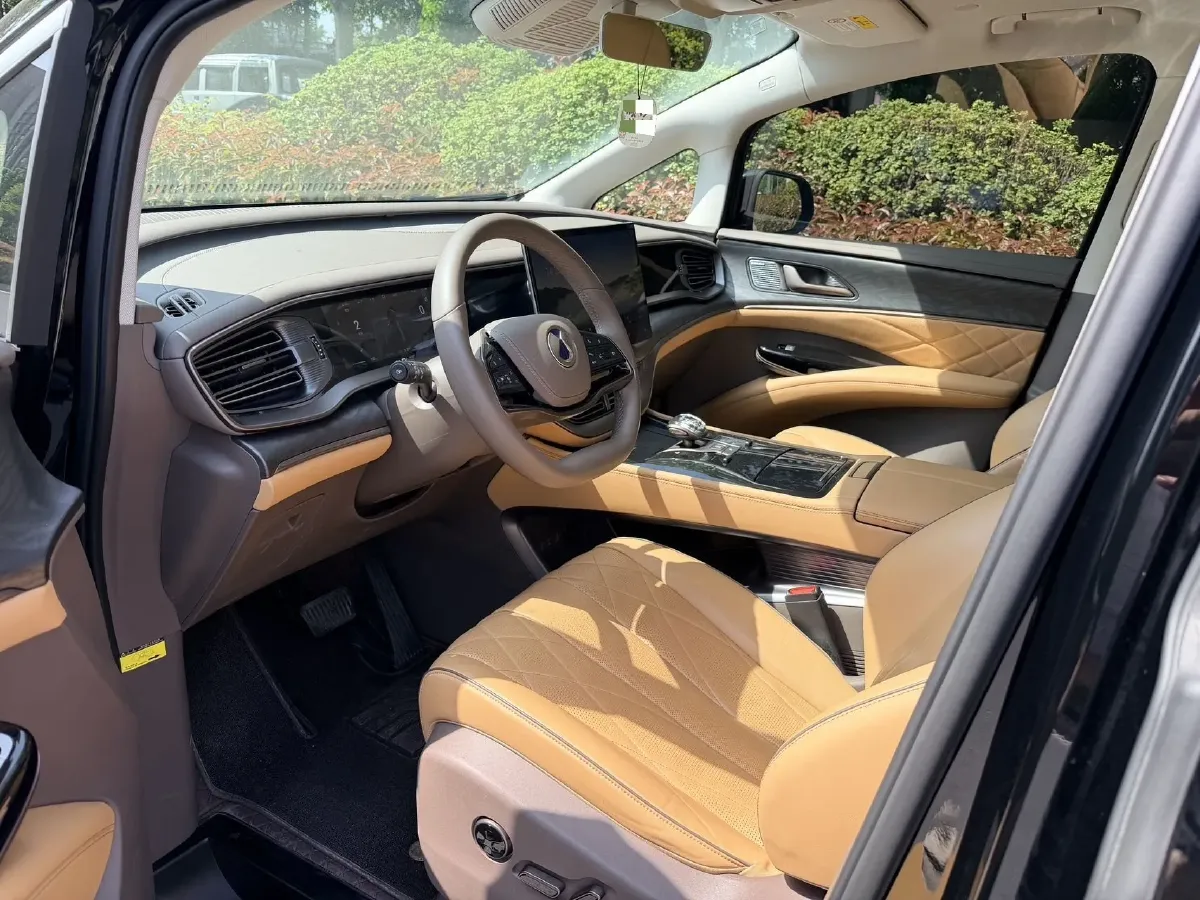 2022 HongQi HS7 3.0T 337HP V6 8AT,autocango,china used car exporter,china ev exporter,chinese used car exporter,chinese used ev exporter