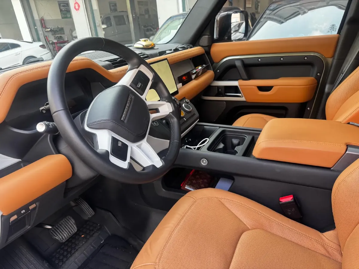 2023 Land Rover Defender 3.0T 400HP L6 8AT,autocango,china used car exporter,china ev exporter,chinese used car exporter,chinese used ev exporter
