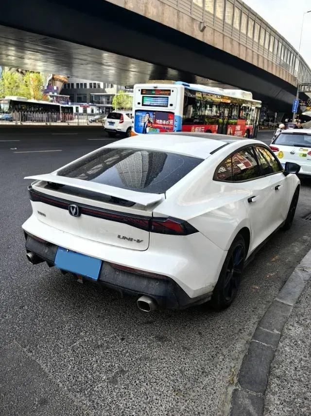 2023 ChangAn UNI-V 1.5T 188HP L4 7DCT,autocango,china used car exporter,china ev exporter,chinese used car exporter,chinese used ev exporter