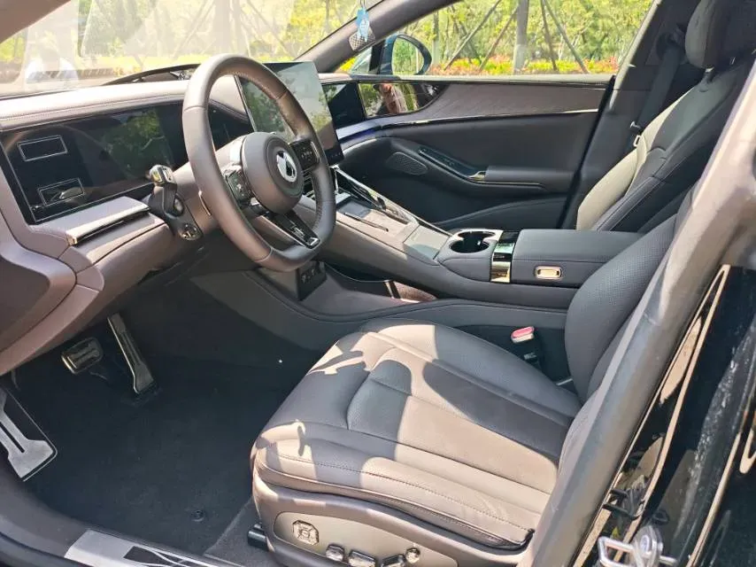 2024 Denza DenzaZ9 2.0T 207HP L4 E-CVT PHEV 38.5KWH,autocango,china used car exporter,china ev exporter,chinese used car exporter,chinese used ev exporter