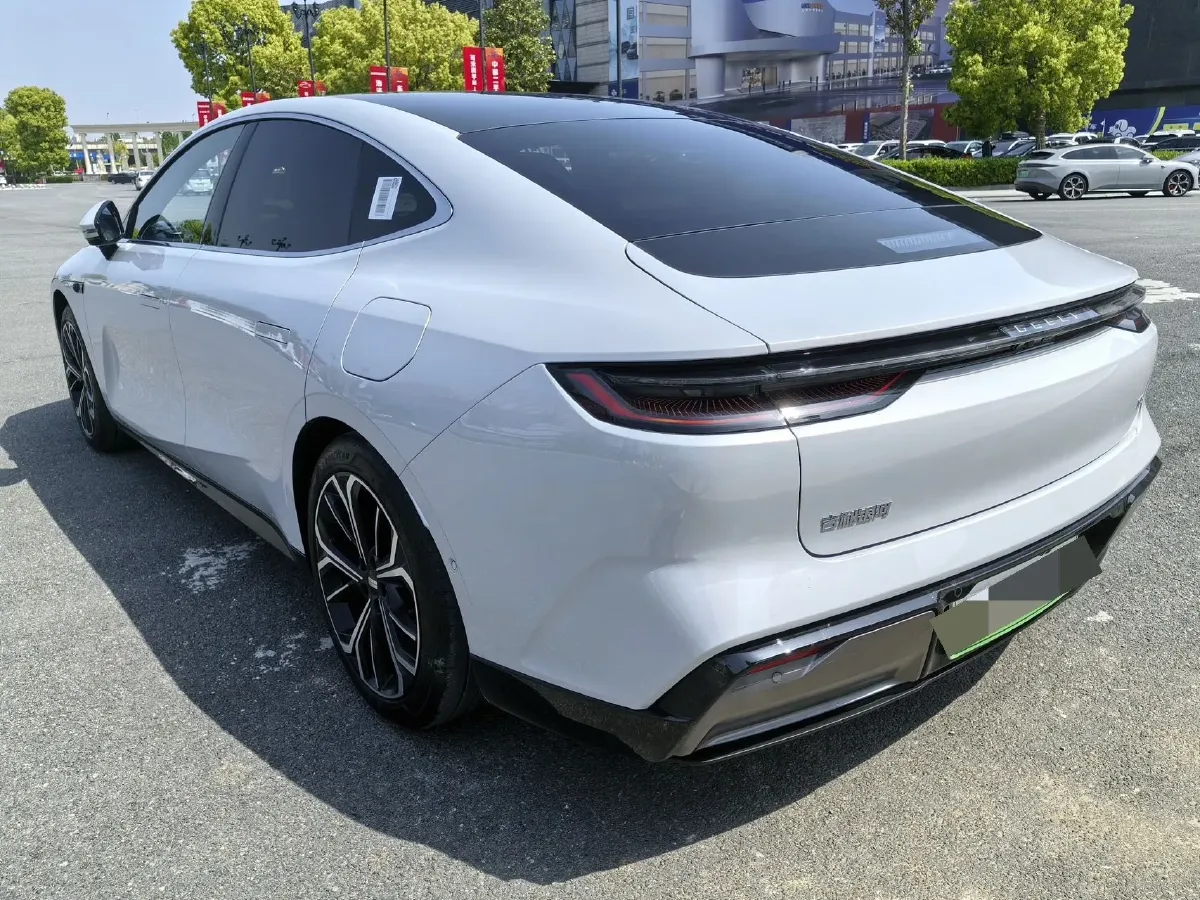 2025 Geely Galaxy E8 BEV 76KWH,autocango,china used car exporter,china ev exporter,chinese used car exporter,chinese used ev exporter