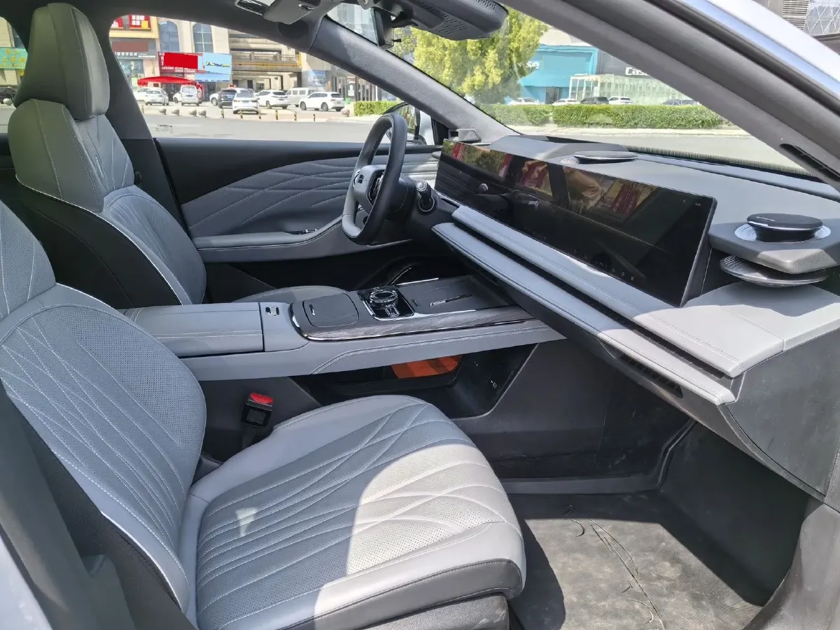 2025 Geely Galaxy E8 BEV 76KWH,autocango,china used car exporter,china ev exporter,chinese used car exporter,chinese used ev exporter