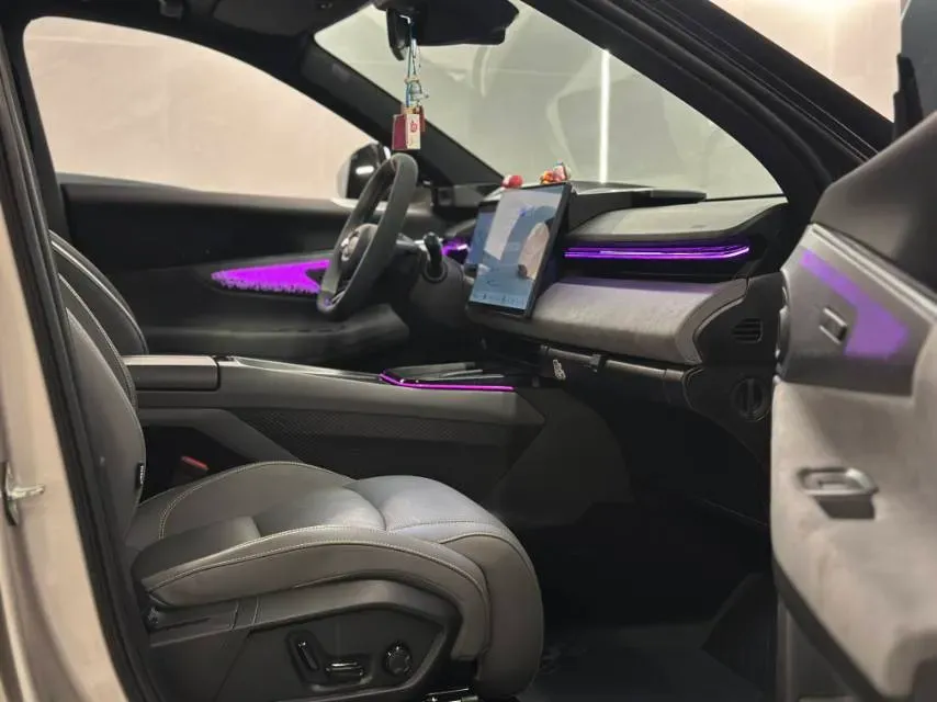 2023 LYNK&CO 08 EM-P 1.5T 163HP L4 3DHT PHEV 39.6KWH,autocango,china used car exporter,china ev exporter,chinese used car exporter,chinese used ev exporter