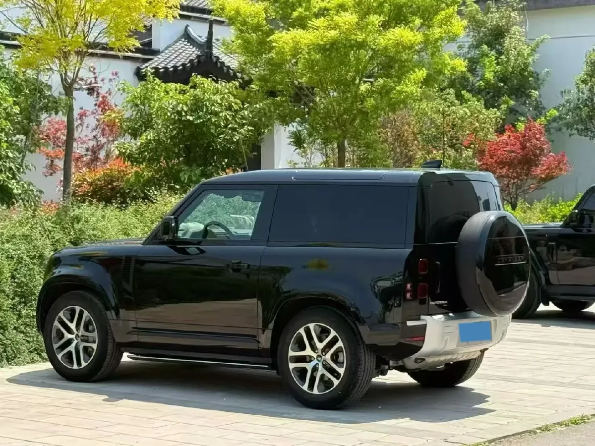 2023 Land Rover Defender 3.0T 400HP L6 8AT,autocango,china used car exporter,china ev exporter,chinese used car exporter,chinese used ev exporter