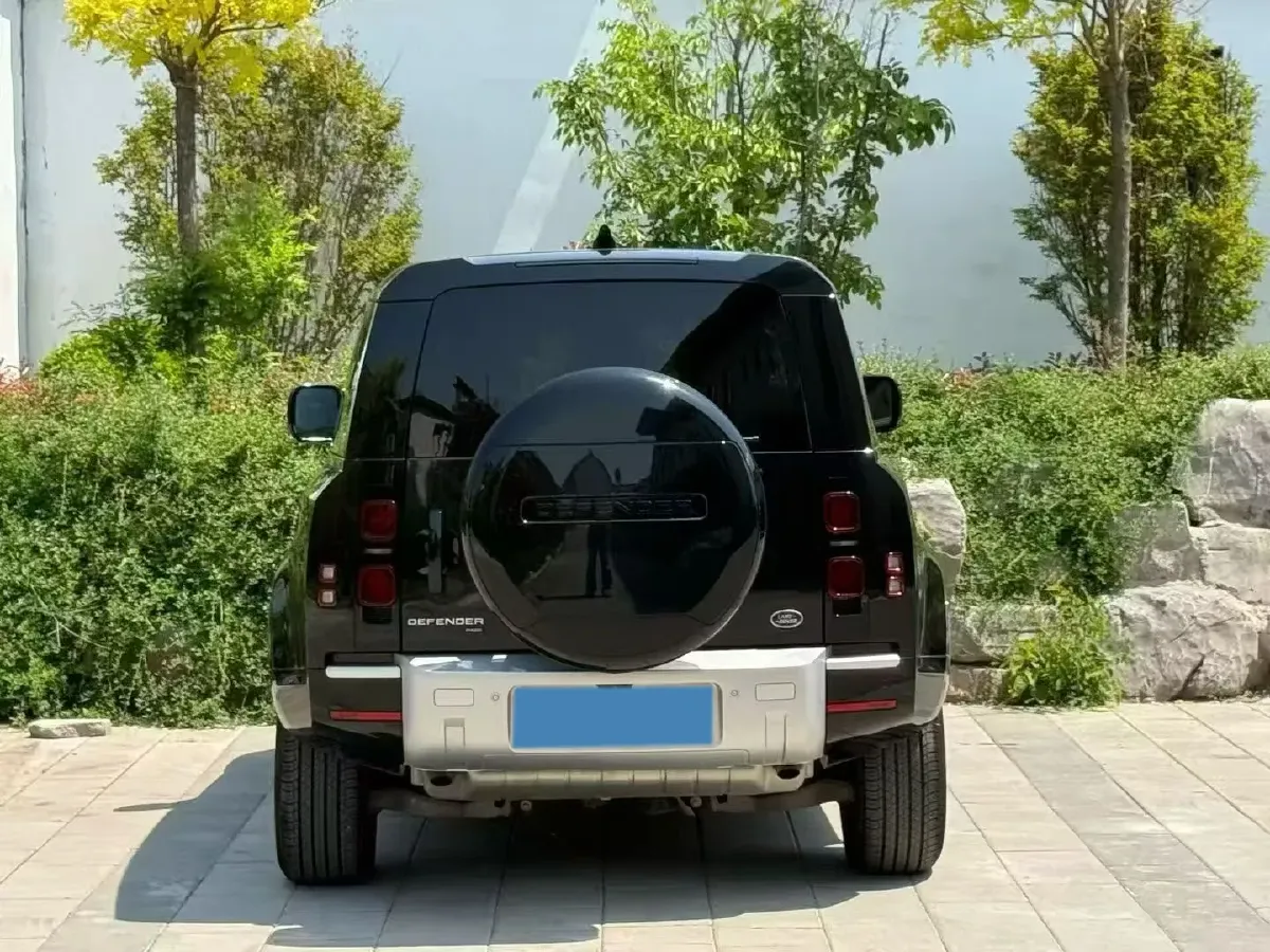 2023 Land Rover Defender 3.0T 400HP L6 8AT,autocango,china used car exporter,china ev exporter,chinese used car exporter,chinese used ev exporter
